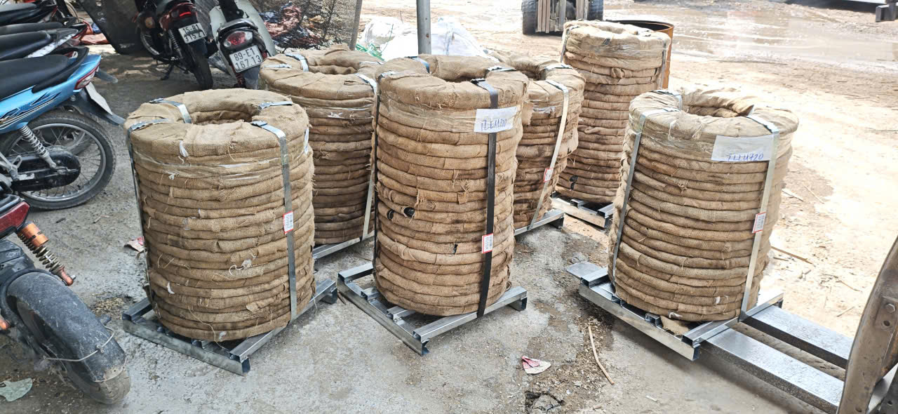 Cuộn dây đai thép dầu