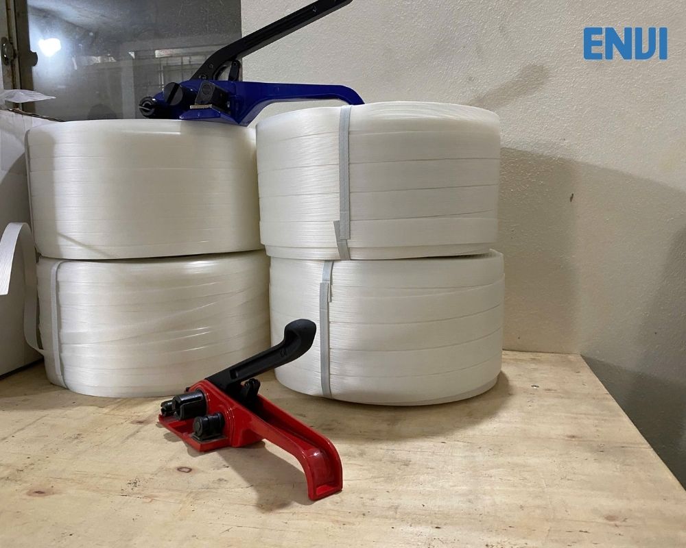 Cấu tạo Dây đai composite: Phần lõi - Sợi Polyester cường lựcPhần vỏ: Lớp phủ nhựa Polypropylene